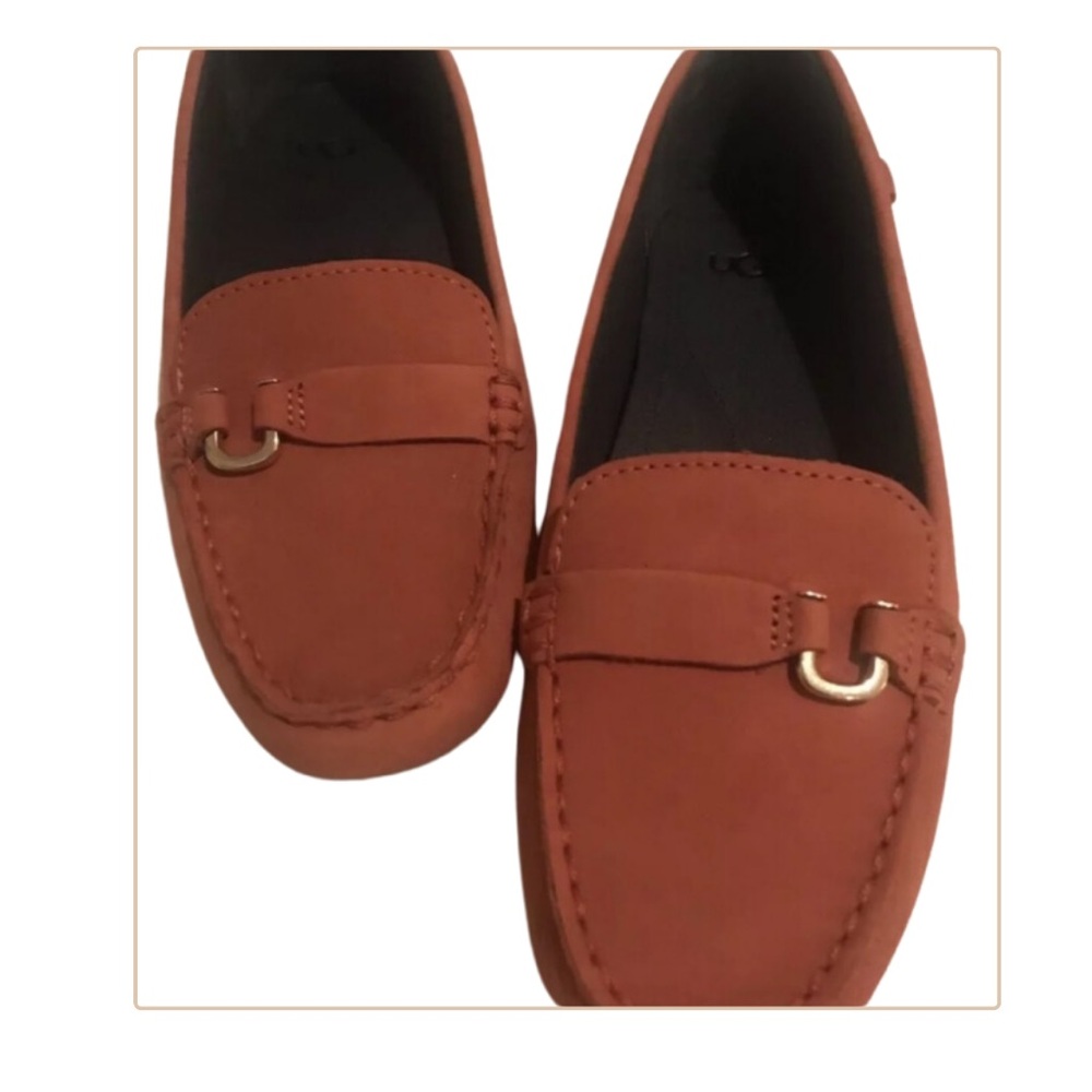 UGG Callen NEW Women’s Leather Loafers Size 7